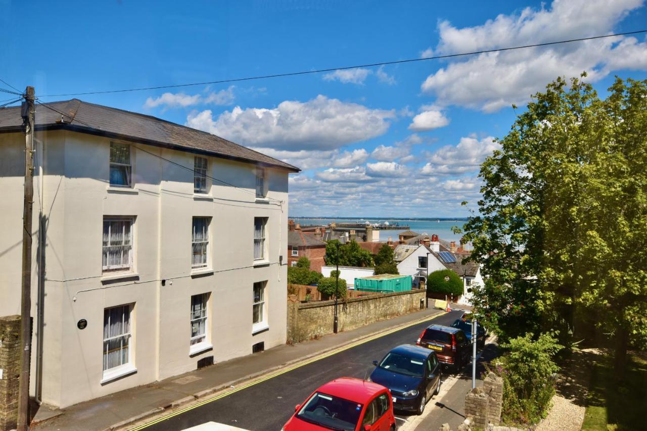 Anchor Down Cottage The Perfect Seaside Retreat Sleeps 4 Beach 2 Mins Ryde  Exterior photo