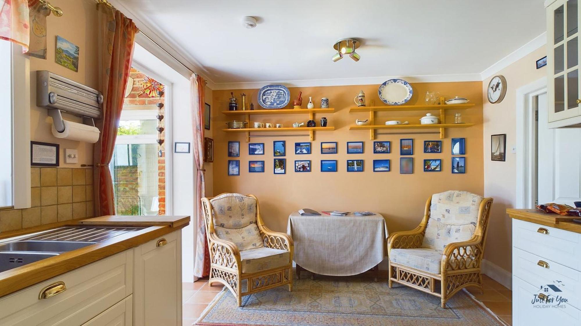 Anchor Down Cottage The Perfect Seaside Retreat Sleeps 4 Beach 2 Mins Ryde  Exterior photo