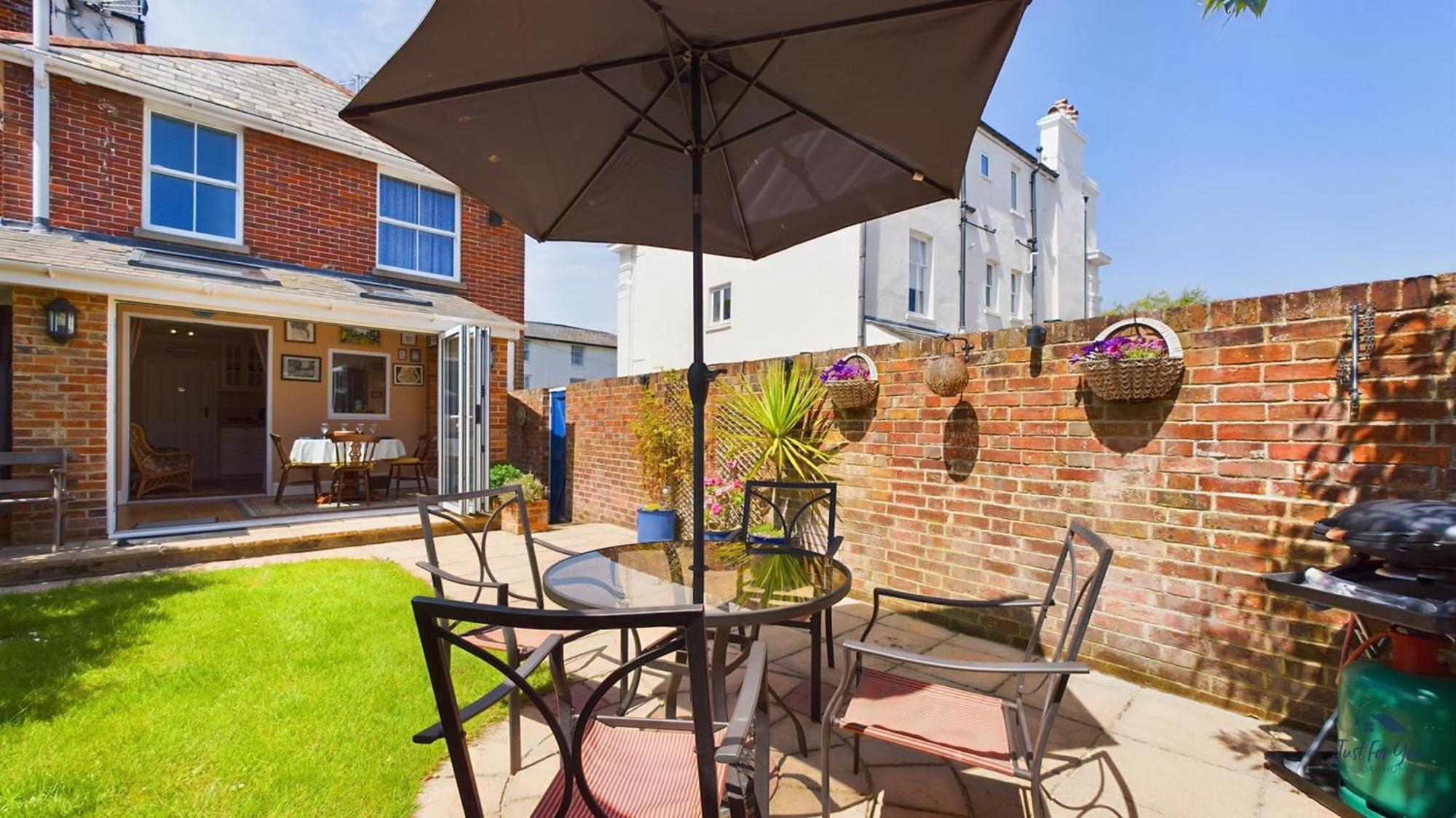 Anchor Down Cottage The Perfect Seaside Retreat Sleeps 4 Beach 2 Mins Ryde  Exterior photo